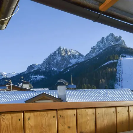 Casa Accogliente Con Mobili In Legno E Atmosfera Luminosa Appartement *